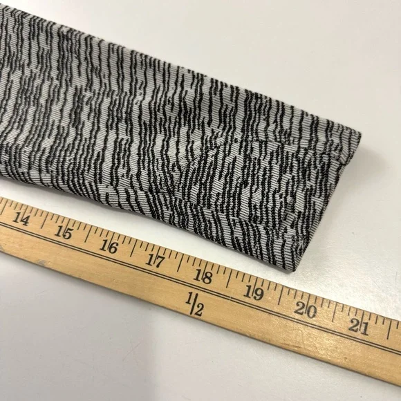 Athleta Women’s Sz L Flurry Seamless Turtleneck Long Sleeve Top Black & White - Picture 13 of 14